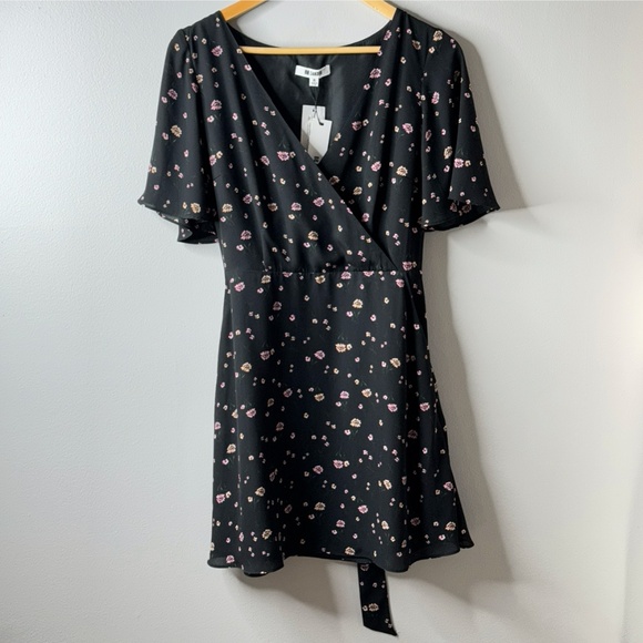 NWT BB Dakota Dress Tie Back Black Print Short Sleeve Mini Length Pockets Sz 8 - Picture 3 of 14